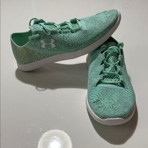 Under Armour Shoes Women Sz 8 Mint Green Gray Pattern SPEEDFORM Run Lightweight